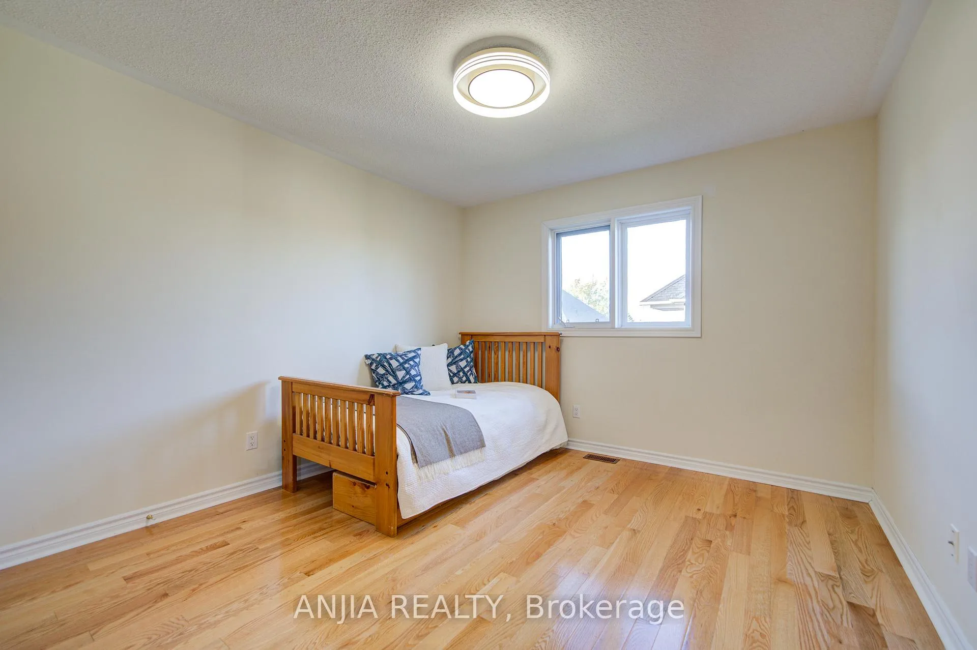 Photo 40 of 54 Rouge Bank Drive, Markham, Legacy — HOMEH
