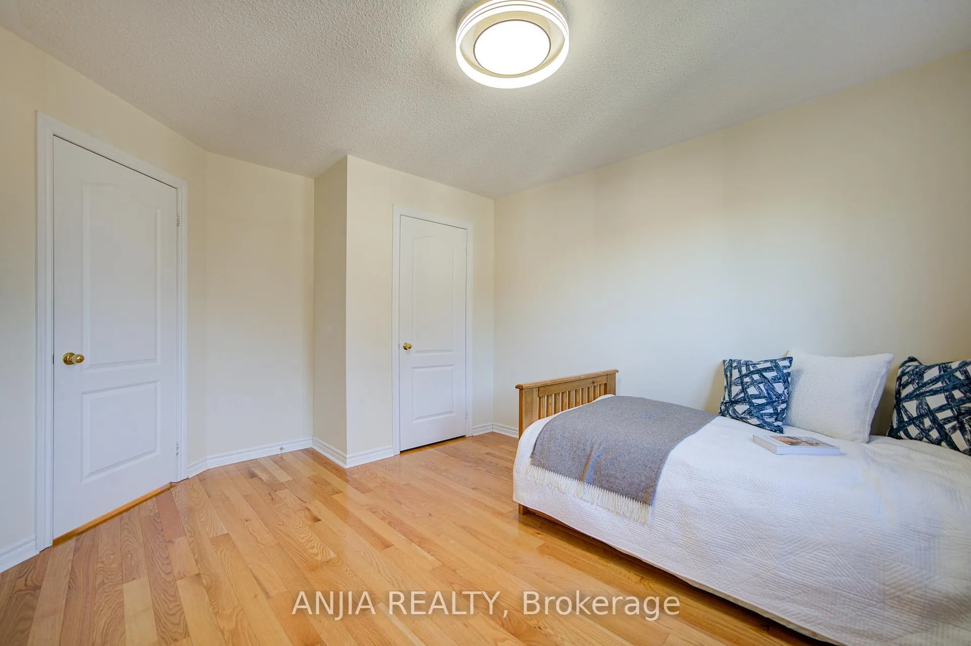 Photo 41 of 54 Rouge Bank Drive, Markham, Legacy — HOMEH