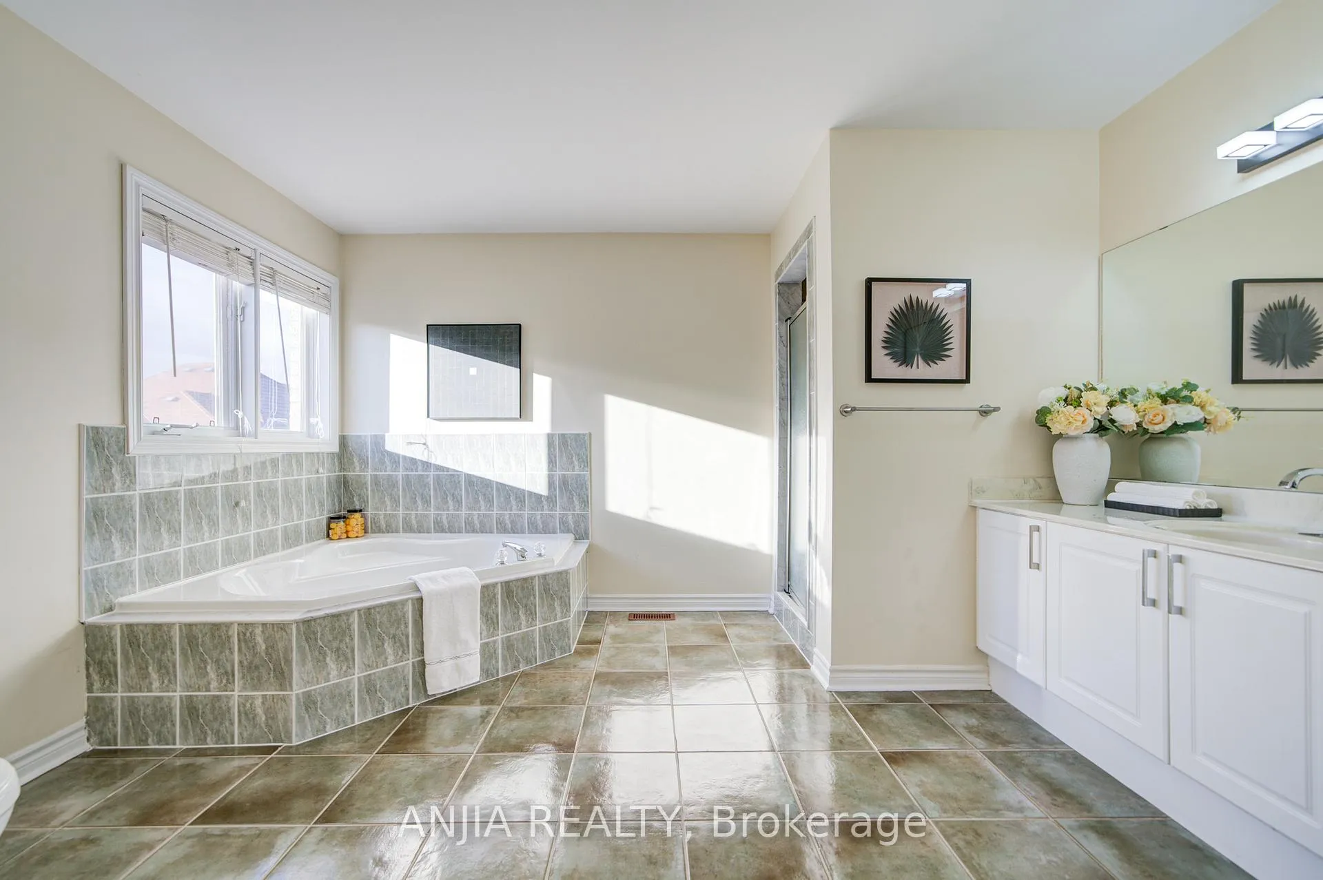 Photo 46 of 54 Rouge Bank Drive, Markham, Legacy — HOMEH