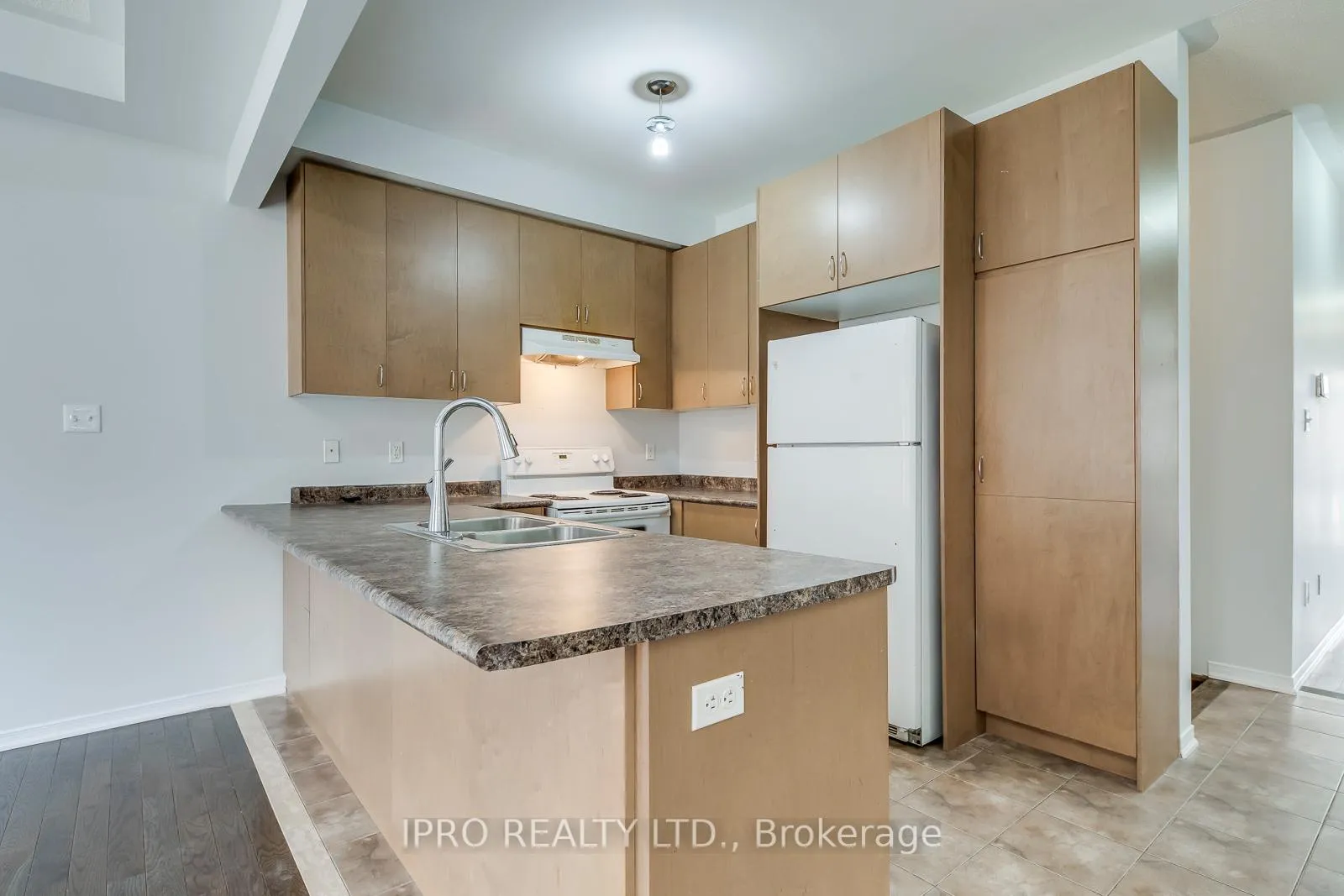 Photo 12 of 88 Templehill Road, Brampton, Sandringham-Wellington — HOMEH