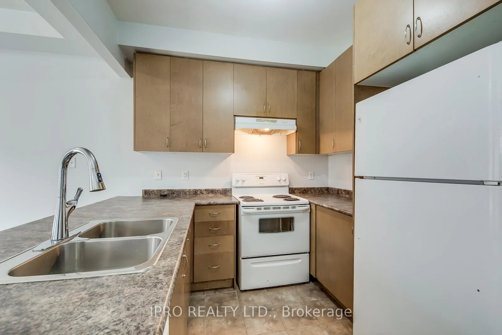 Photo 13 of 88 Templehill Road, Brampton, Sandringham-Wellington — HOMEH