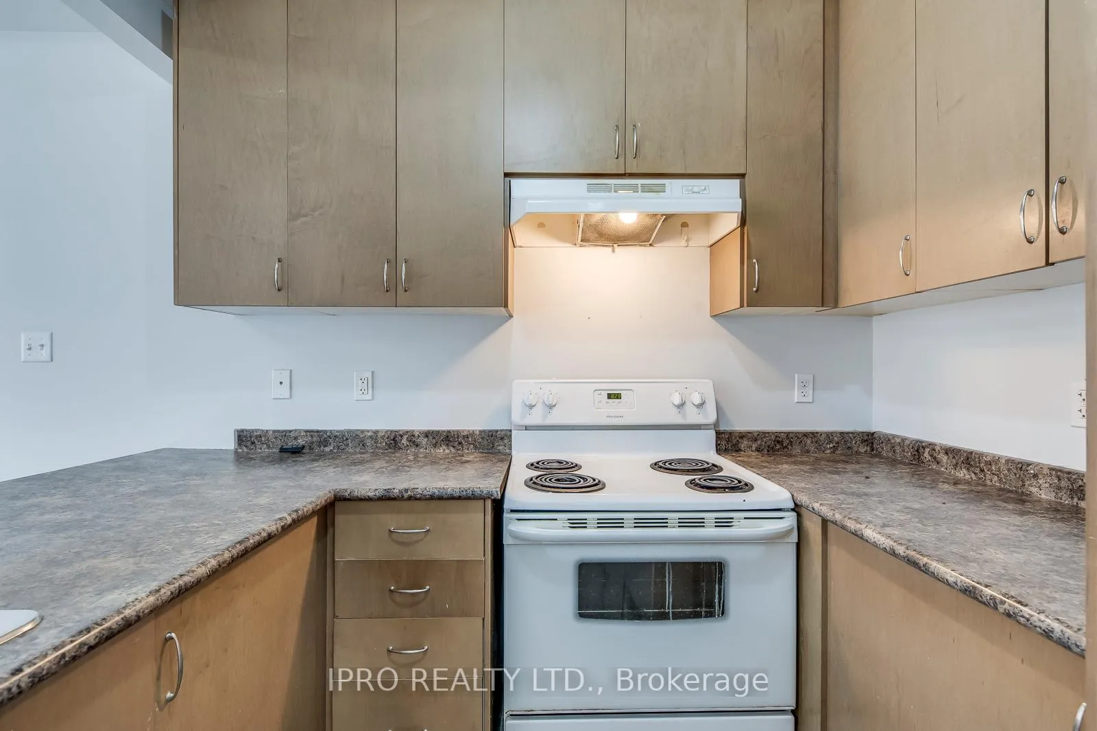 Photo 14 of 88 Templehill Road, Brampton, Sandringham-Wellington — HOMEH
