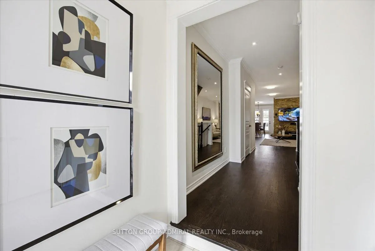 Photo 4 of 68 Southvale Drive, Vaughan, Patterson — HOMEH