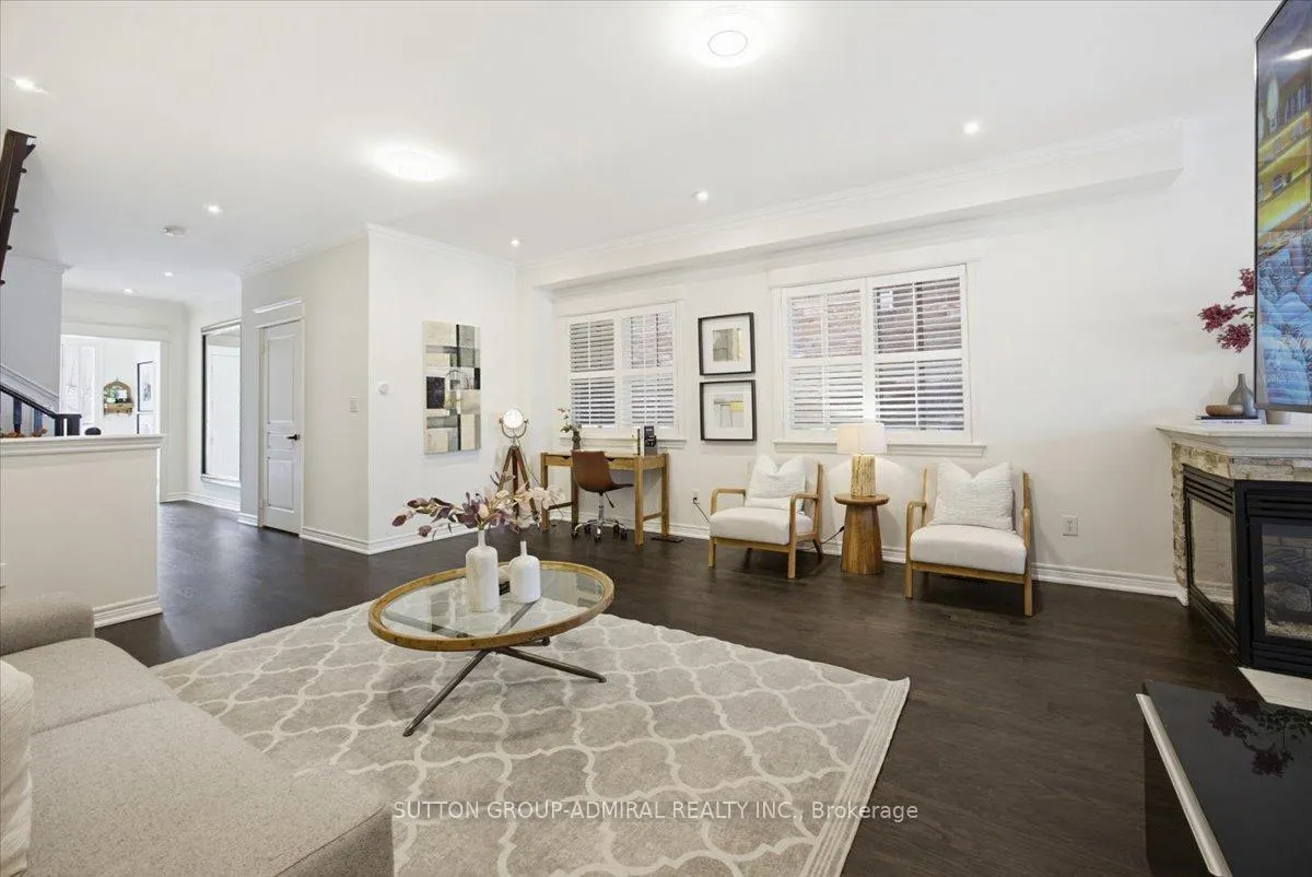 Photo 8 of 68 Southvale Drive, Vaughan, Patterson — HOMEH