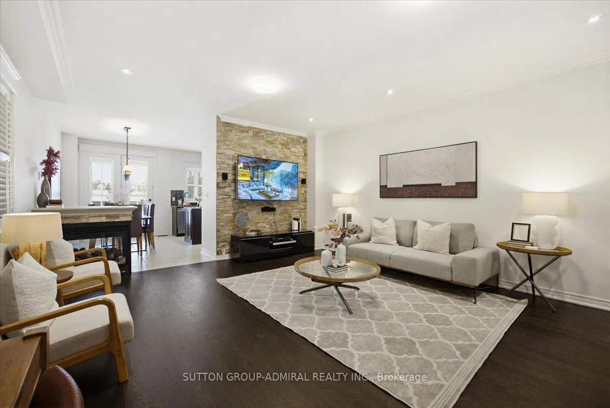 Photo 10 of 68 Southvale Drive, Vaughan, Patterson — HOMEH