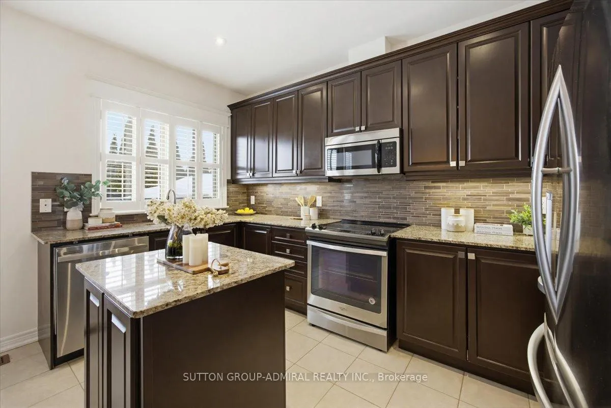 Photo 13 of 68 Southvale Drive, Vaughan, Patterson — HOMEH