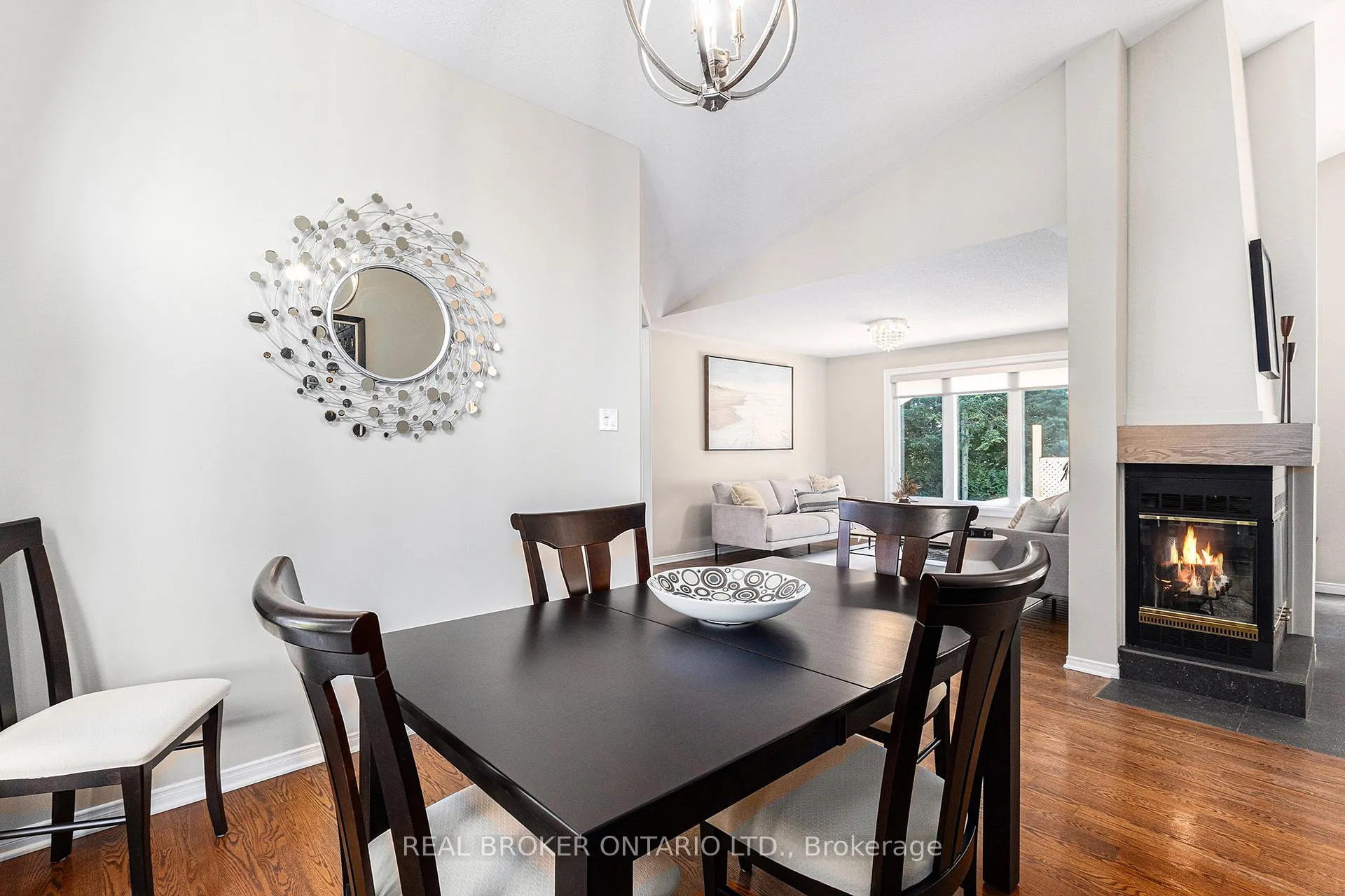 Photo 10 of 3617 Delson Drive, Ottawa, Navan — HOMEH