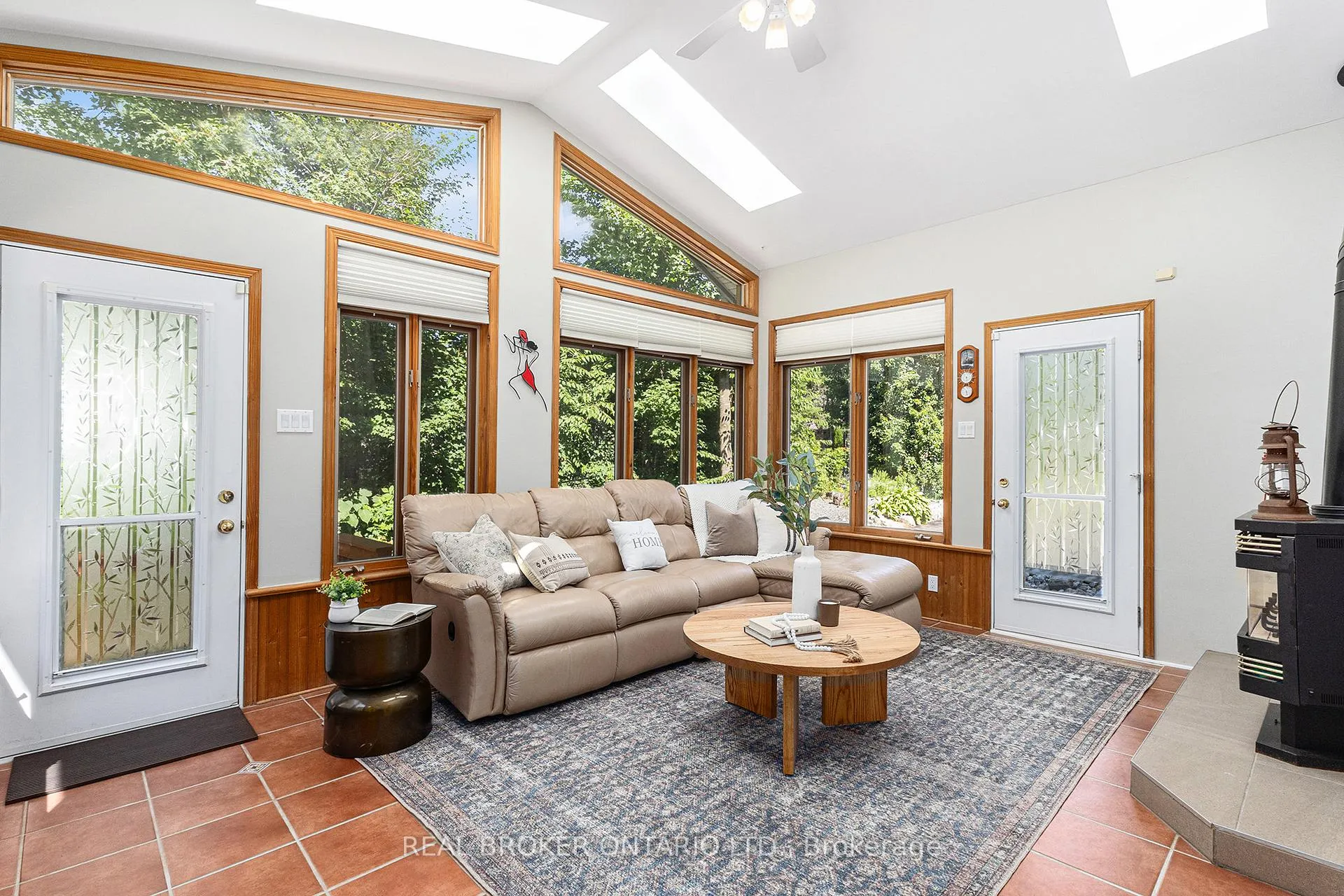 Photo 15 of 3617 Delson Drive, Ottawa, Navan — HOMEH