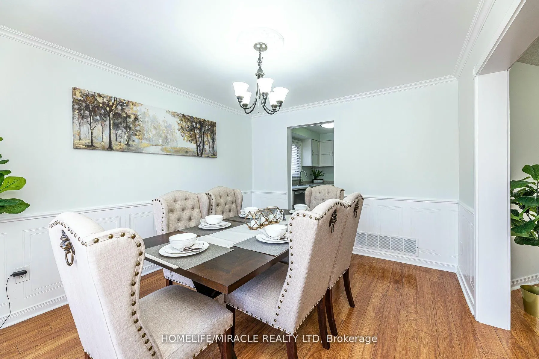 Photo 7 of 5 Nemo Crescent N, Brampton, Westgate — HOMEH