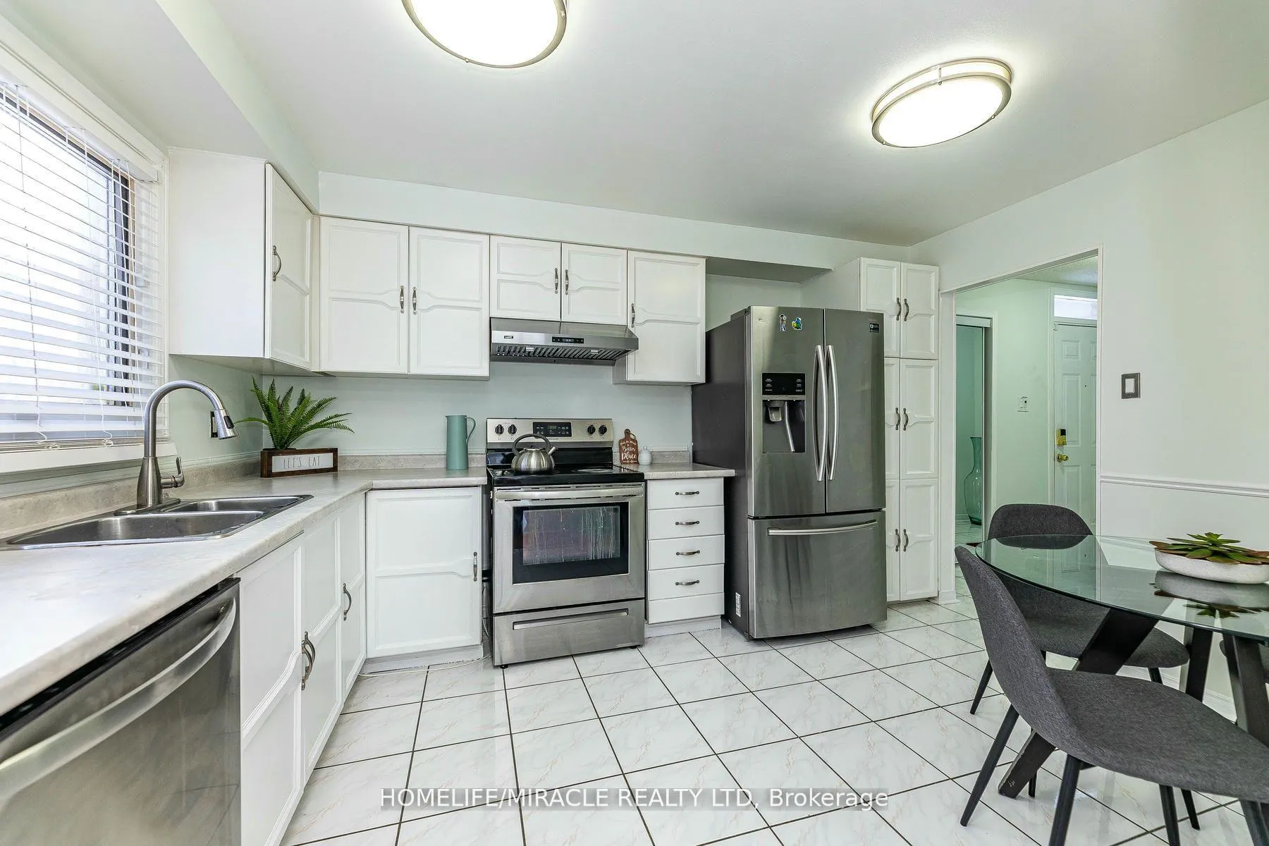 Photo 10 of 5 Nemo Crescent N, Brampton, Westgate — HOMEH