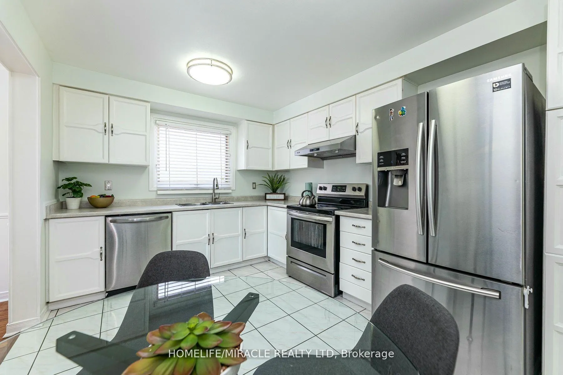 Photo 12 of 5 Nemo Crescent N, Brampton, Westgate — HOMEH