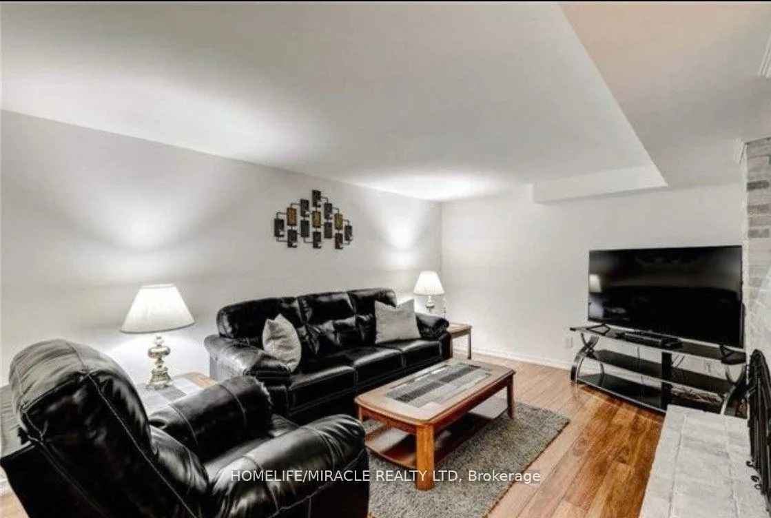 Photo 37 of 5 Nemo Crescent N, Brampton, Westgate — HOMEH
