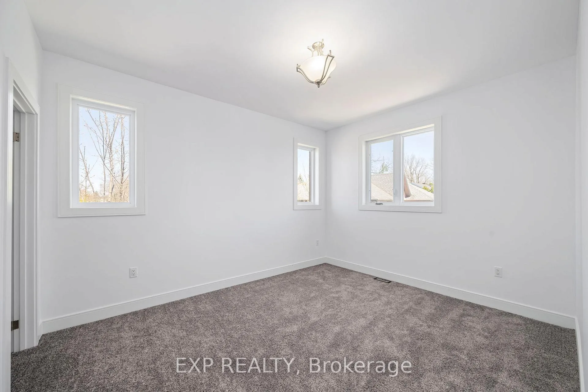 Photo 29 of 191 Queen Street, Middlesex Centre, Komoka — HOMEH