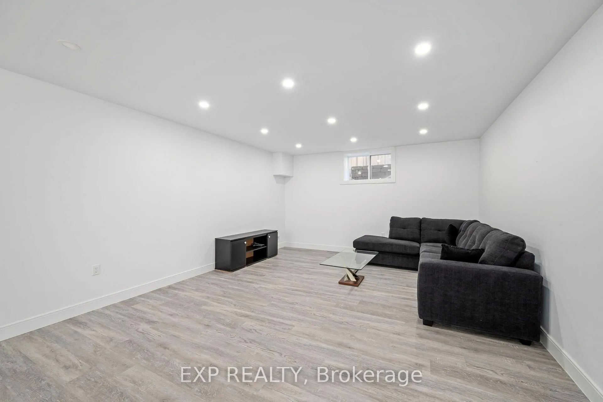 Photo 33 of 191 Queen Street, Middlesex Centre, Komoka — HOMEH