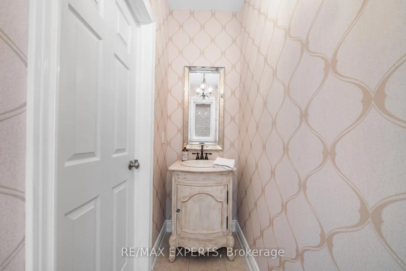 Photo 13 of 174 Sharpe Crescent, New Tecumseth, Tottenham — HOMEH