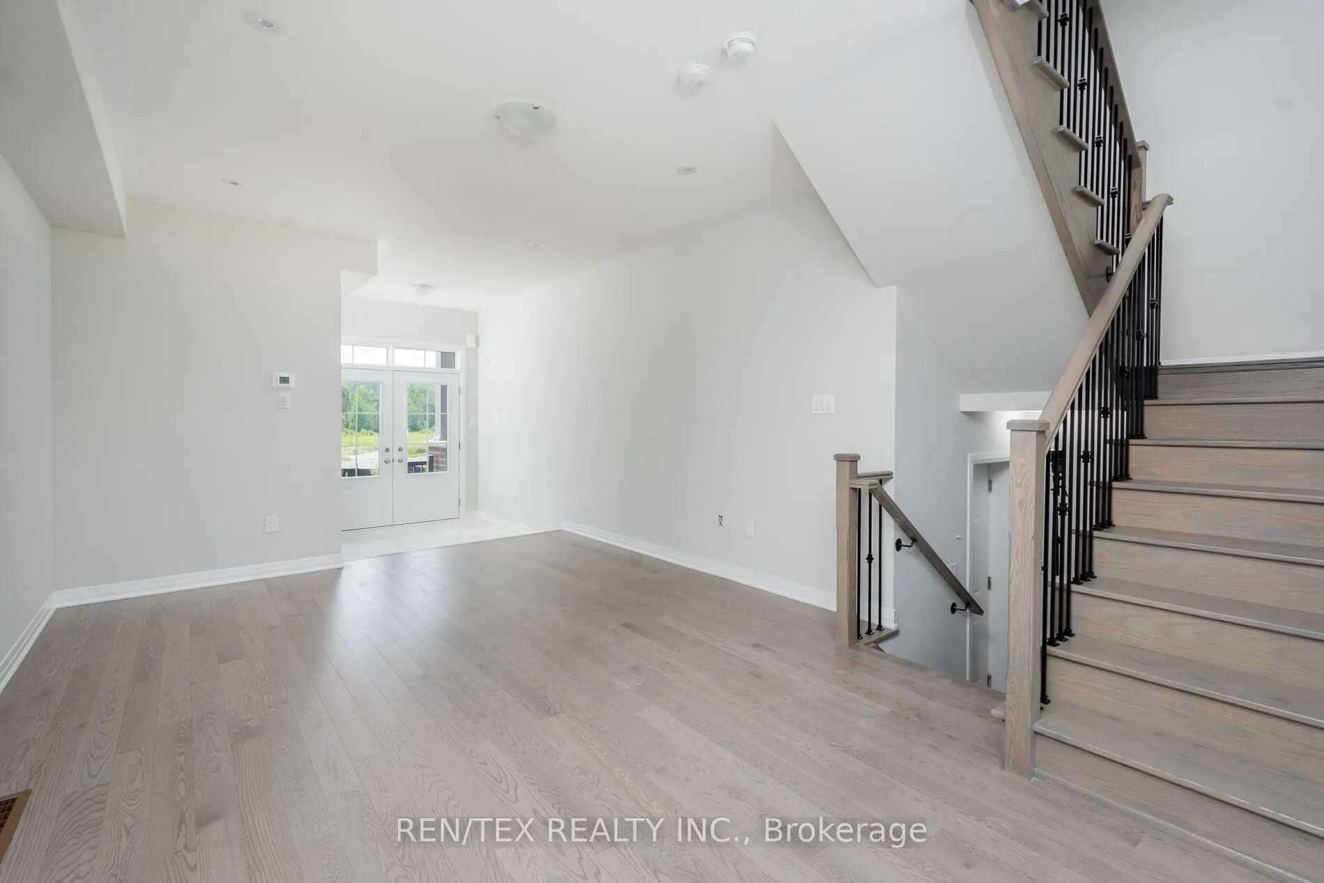 Photo 8 of 1474 Harker Street, Innisfil, Rural Innisfil — HOMEH