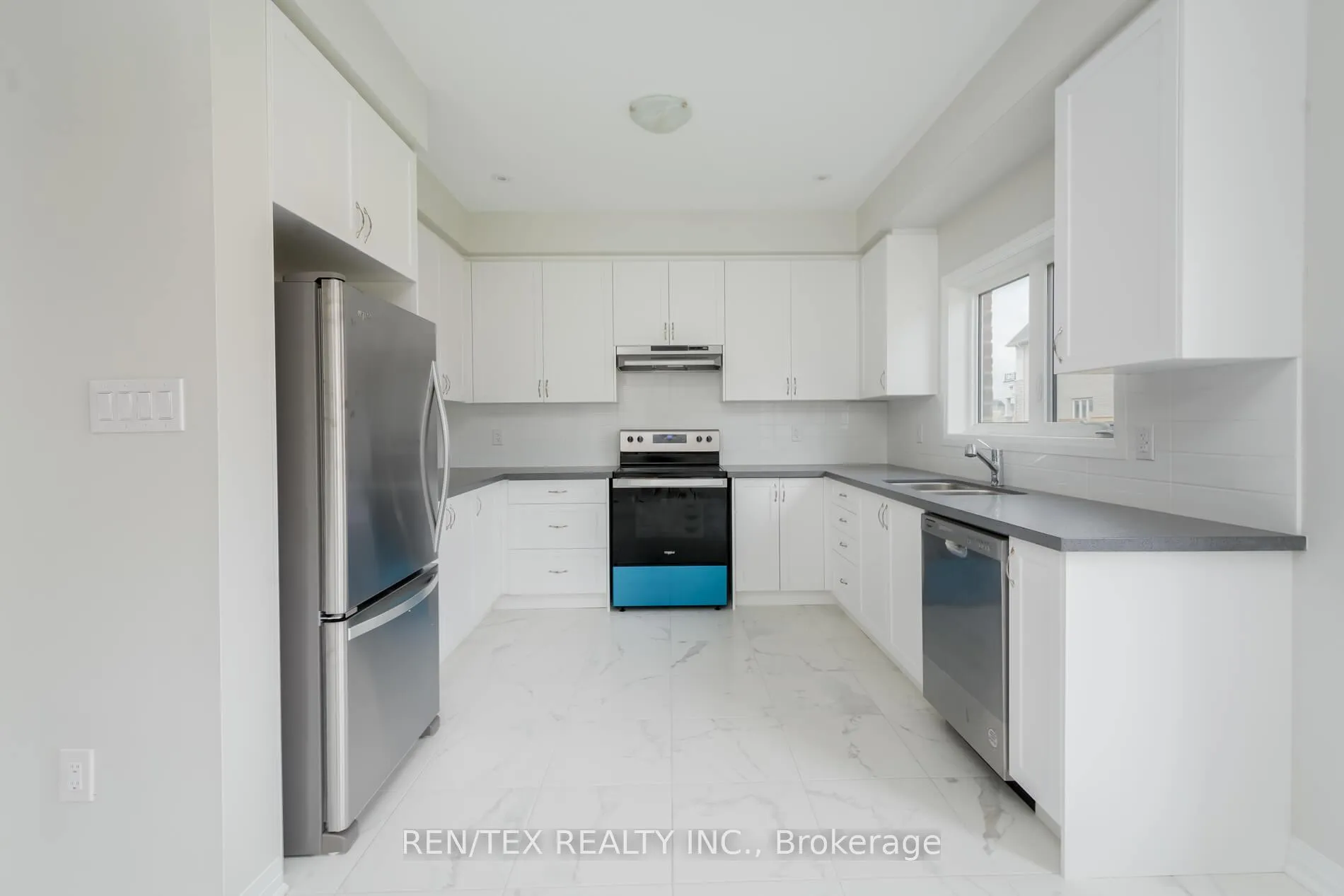 Photo 11 of 1474 Harker Street, Innisfil, Rural Innisfil — HOMEH