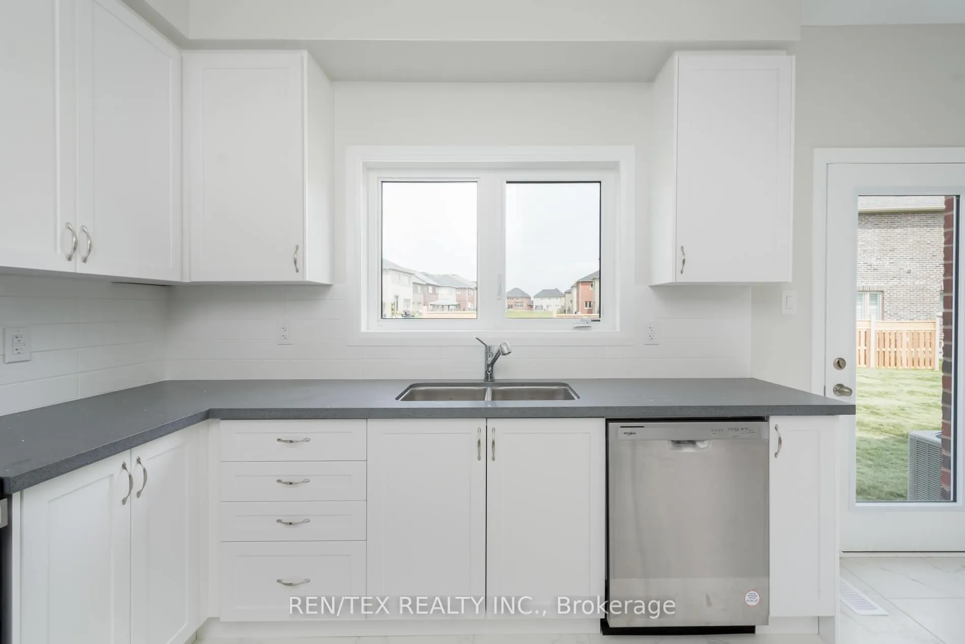 Photo 14 of 1474 Harker Street, Innisfil, Rural Innisfil — HOMEH