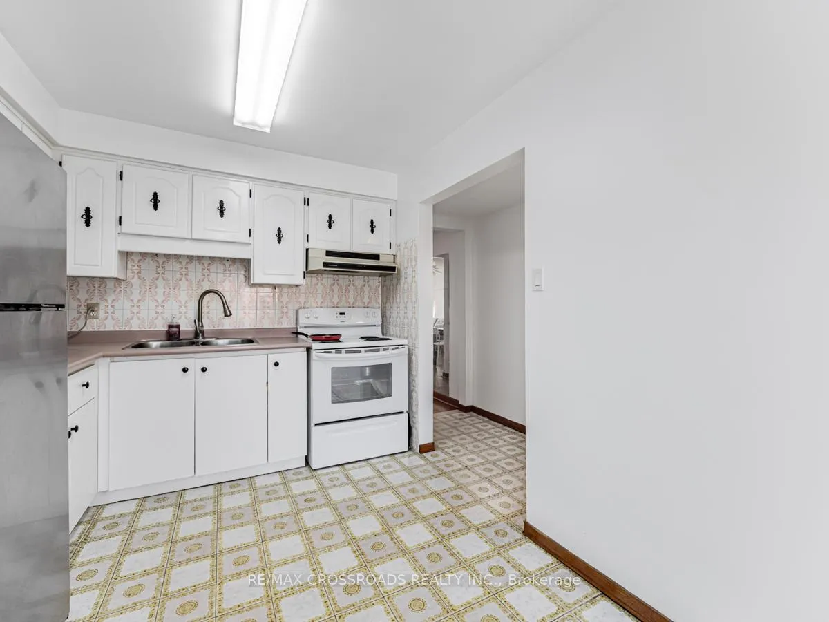 Photo 14 of 87 Blake Street, Toronto, Blake-Jones — HOMEH