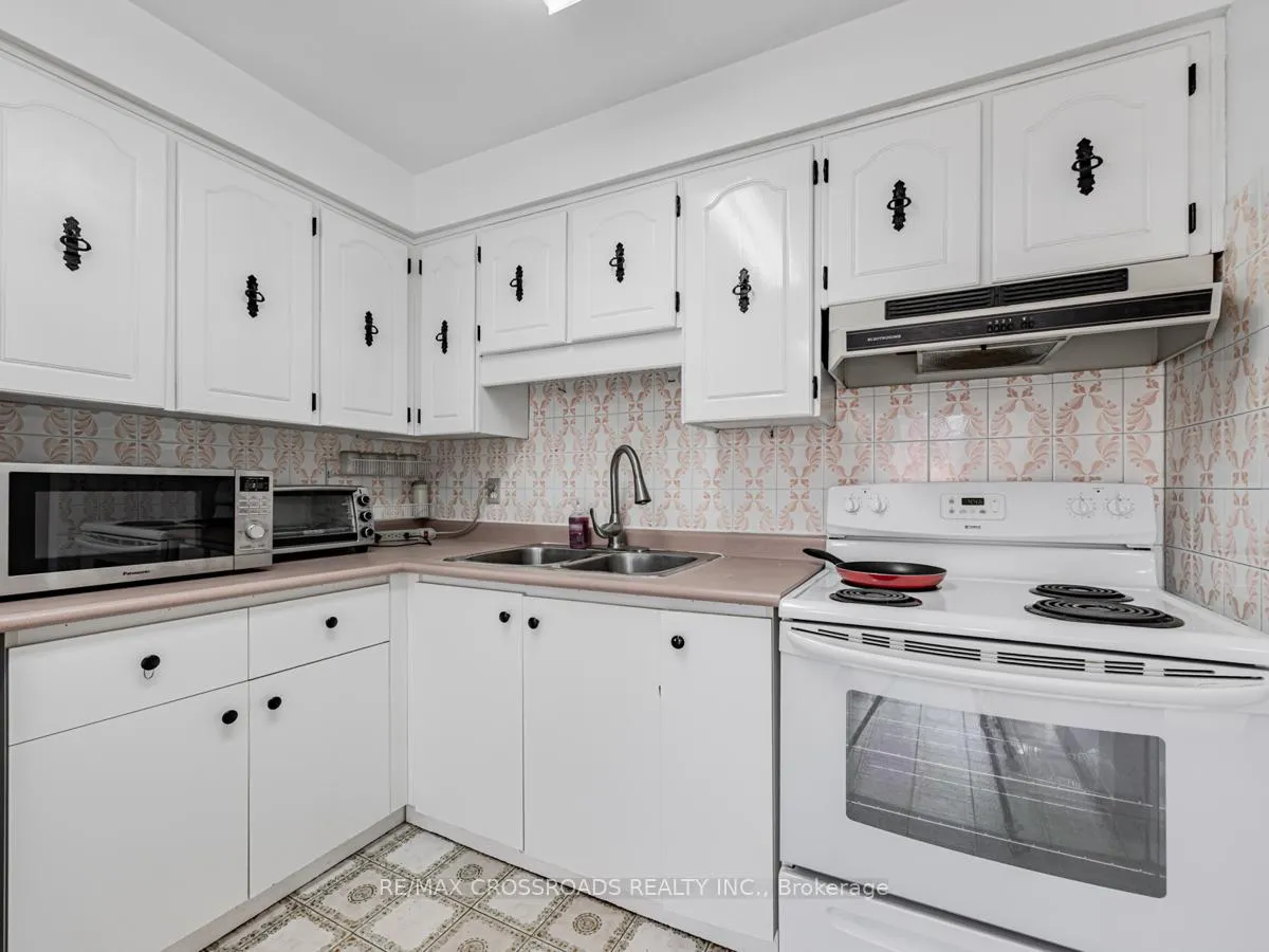 Photo 16 of 87 Blake Street, Toronto, Blake-Jones — HOMEH