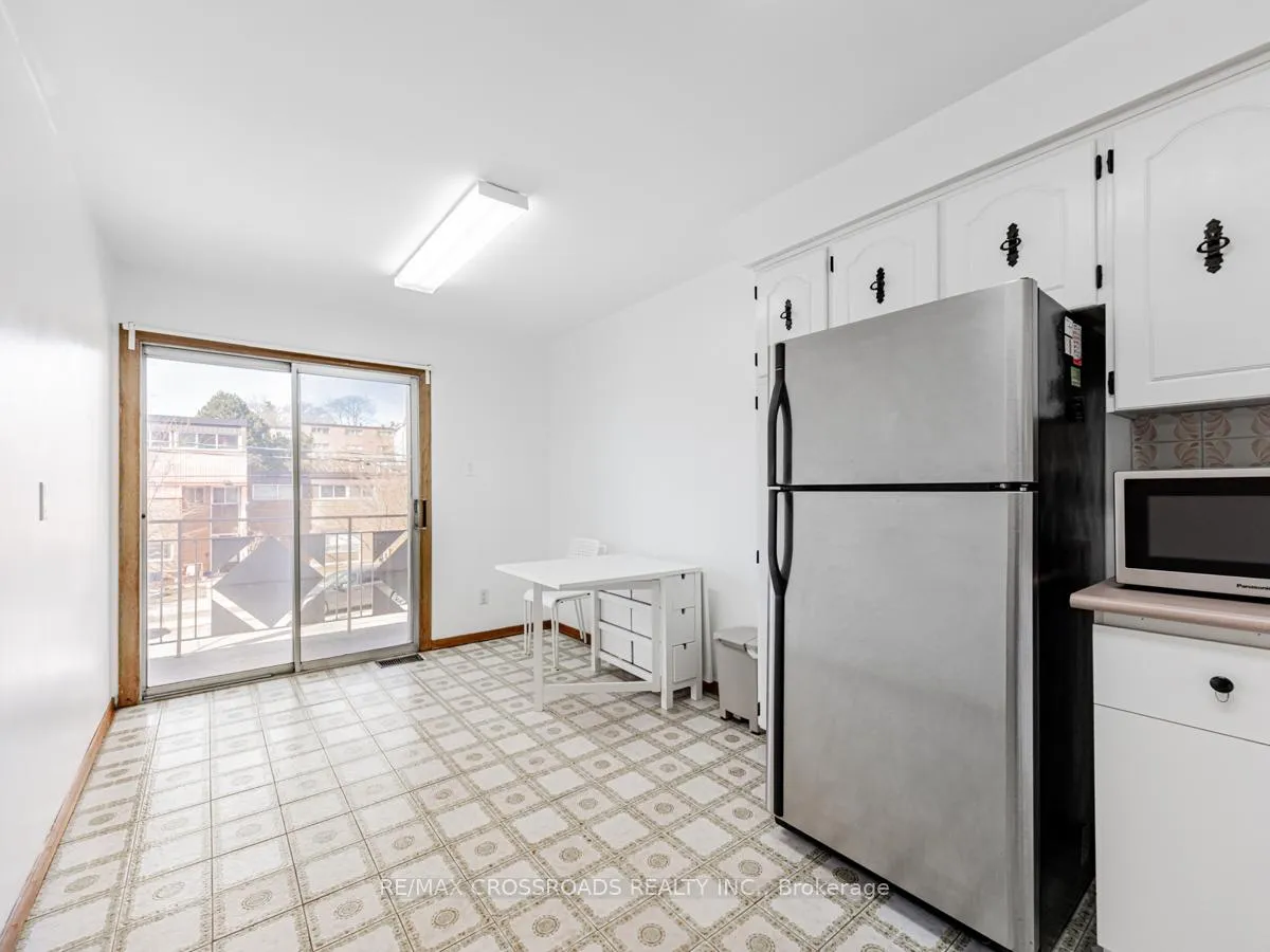 Photo 17 of 87 Blake Street, Toronto, Blake-Jones — HOMEH