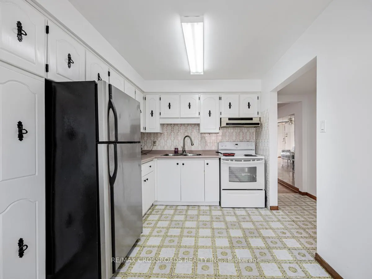 Photo 18 of 87 Blake Street, Toronto, Blake-Jones — HOMEH