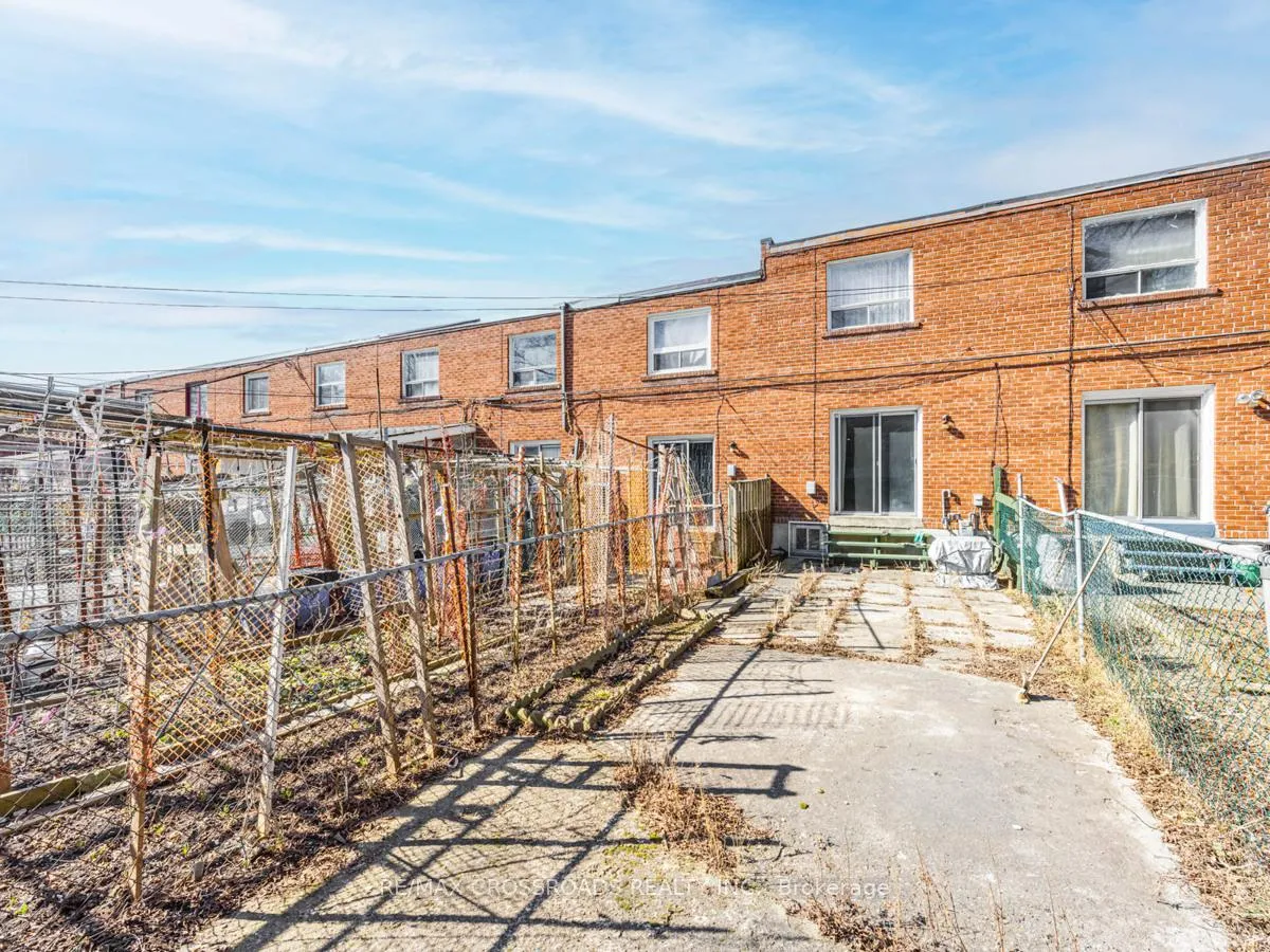 Photo 30 of 87 Blake Street, Toronto, Blake-Jones — HOMEH
