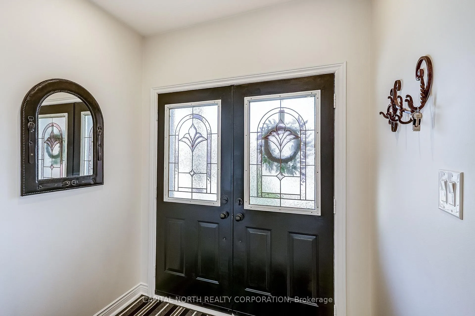 Photo 2 of 34 Highmore Avenue, Caledon, Bolton East — HOMEH