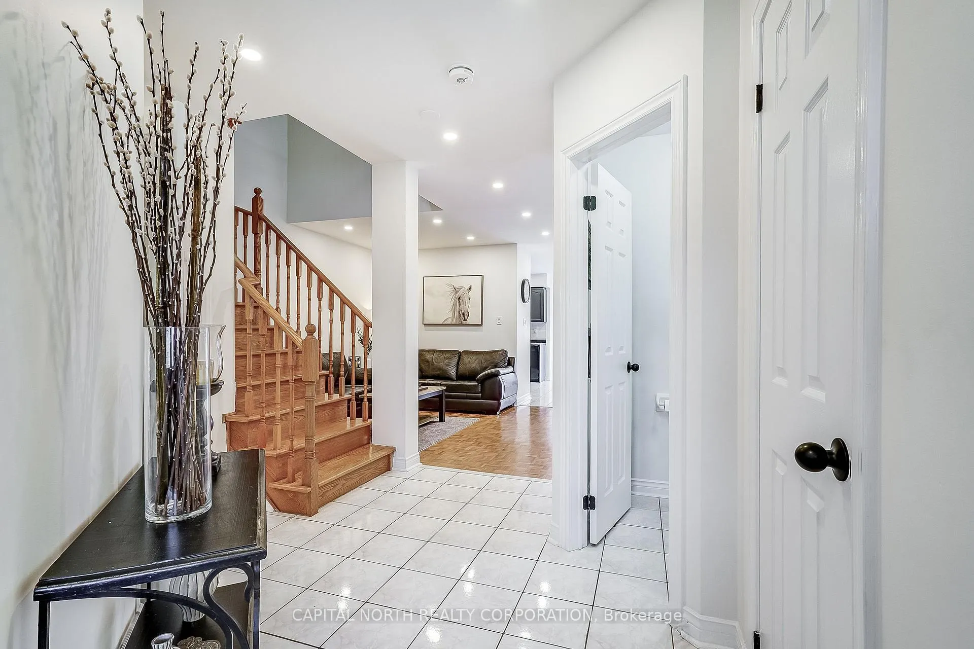 Photo 3 of 34 Highmore Avenue, Caledon, Bolton East — HOMEH
