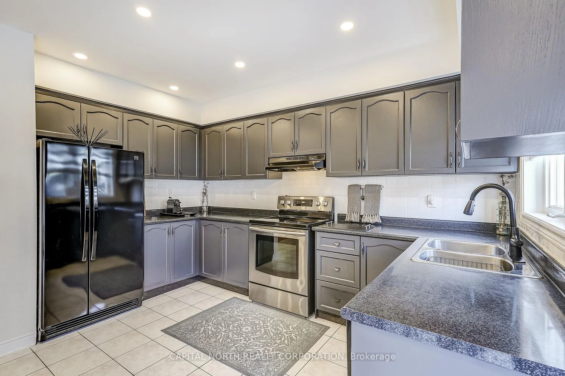 Photo 11 of 34 Highmore Avenue, Caledon, Bolton East — HOMEH