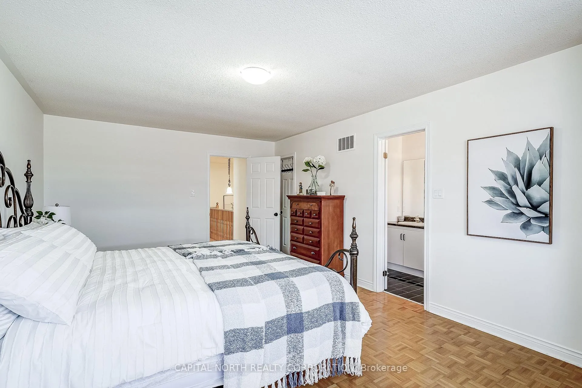 Photo 14 of 34 Highmore Avenue, Caledon, Bolton East — HOMEH
