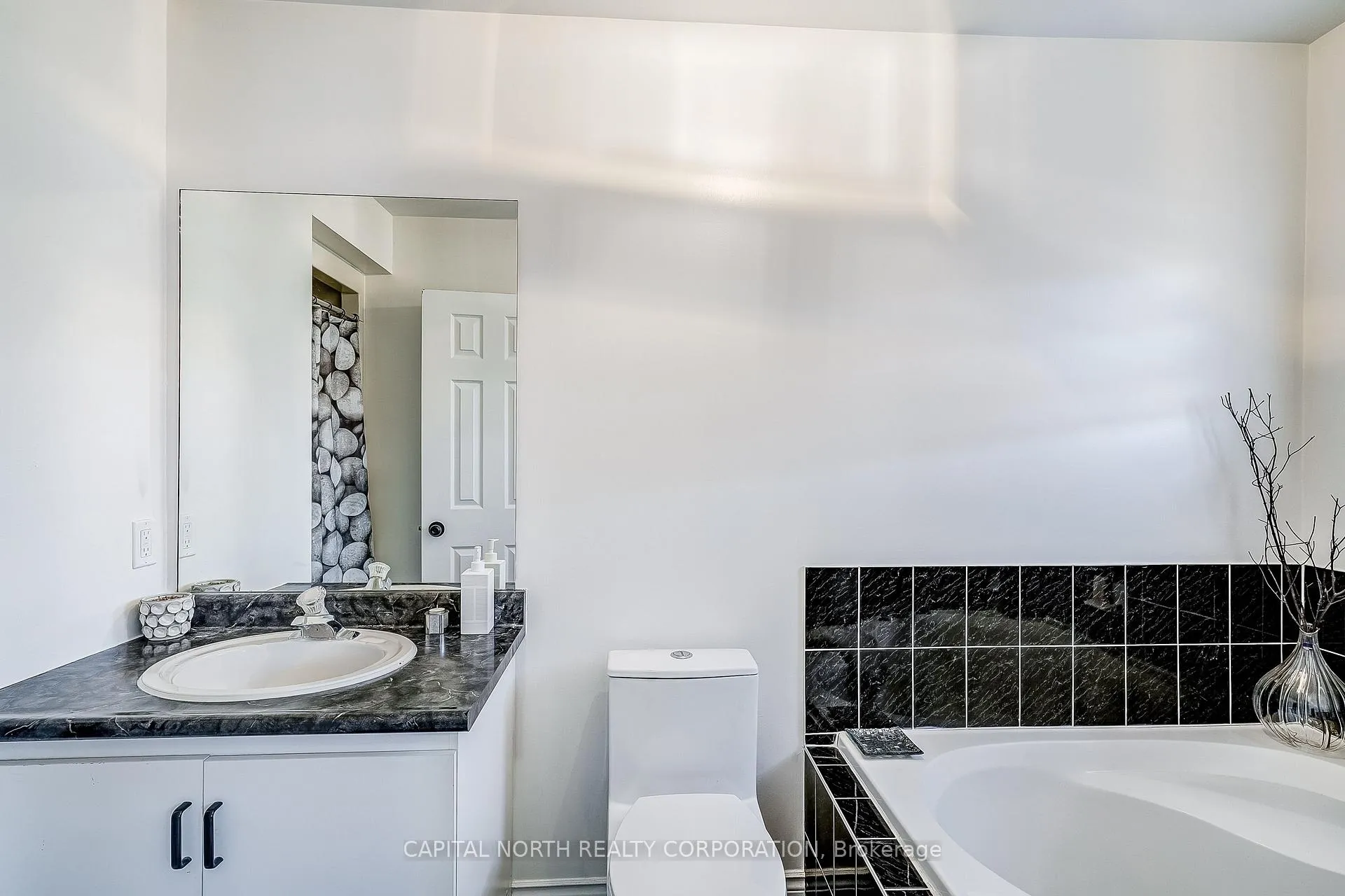 Photo 15 of 34 Highmore Avenue, Caledon, Bolton East — HOMEH
