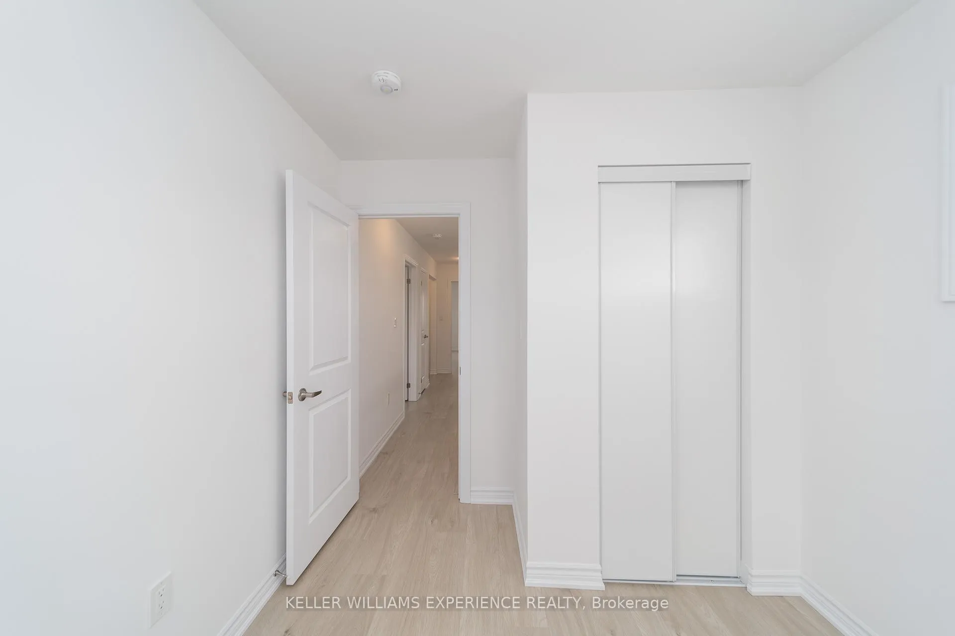 Photo 12 of 2 Wagon Lane, Barrie, Innis-Shore — HOMEH