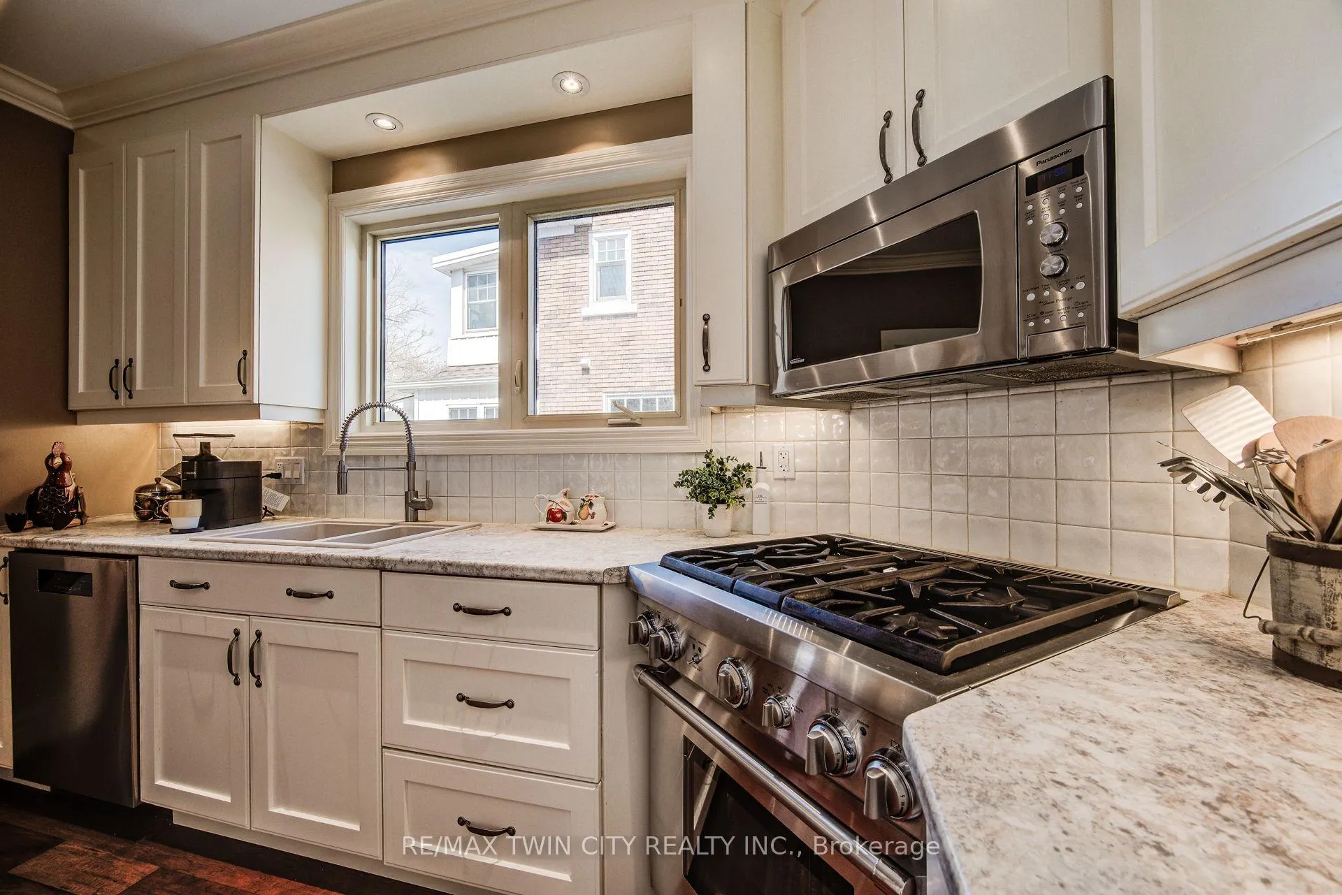Photo 7 of 25 Lydia Street, Kitchener — HOMEH