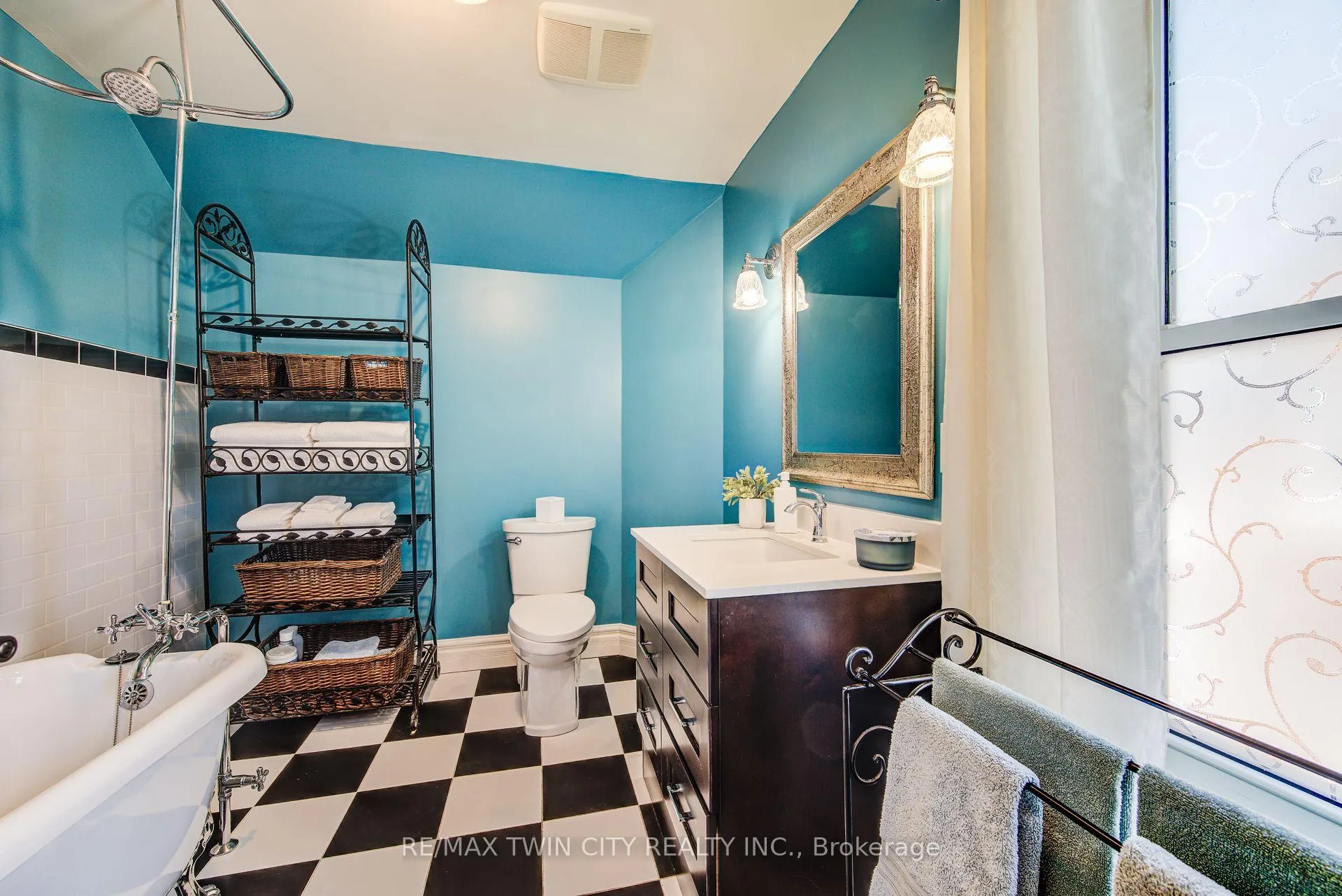 Photo 26 of 25 Lydia Street, Kitchener — HOMEH