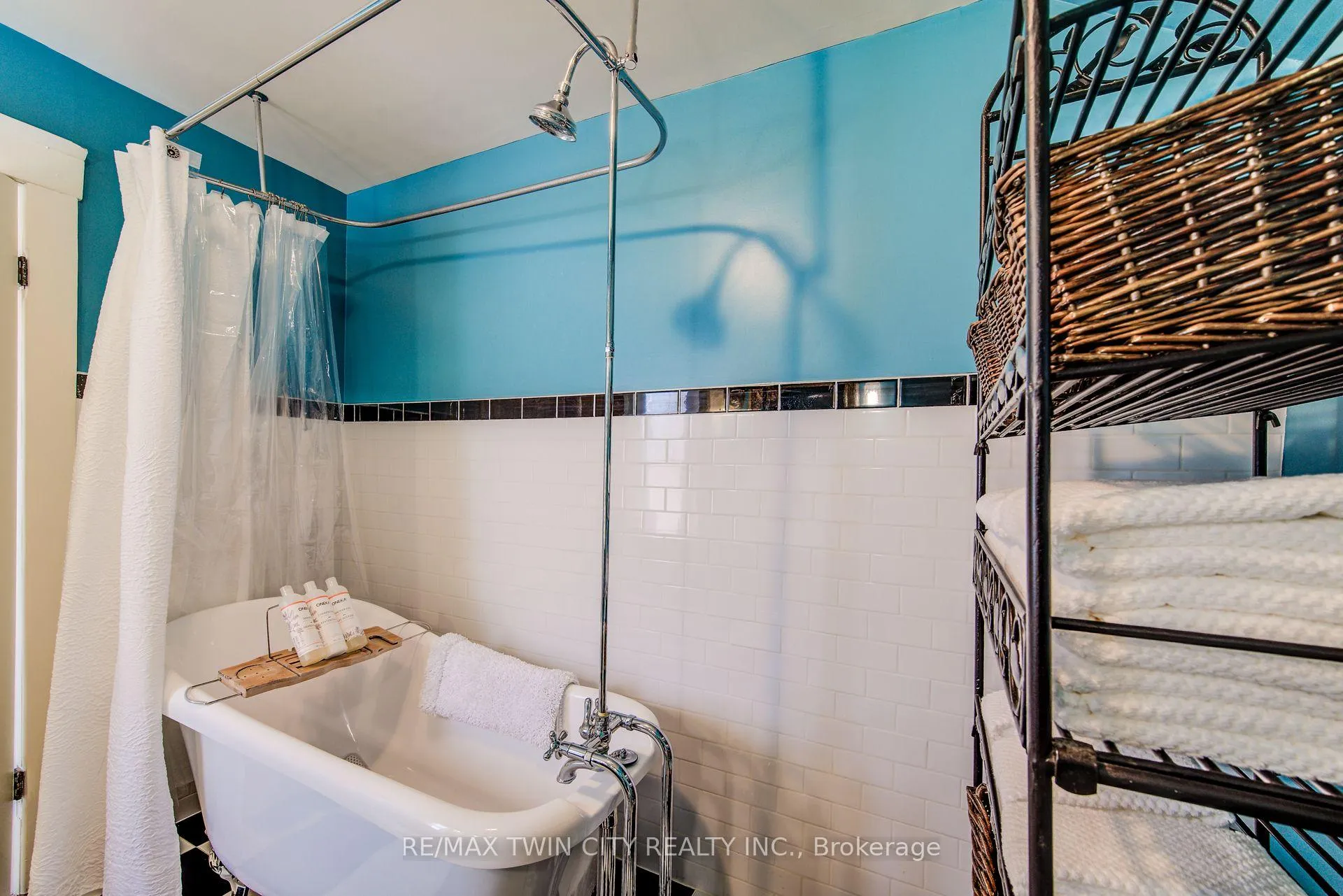 Photo 27 of 25 Lydia Street, Kitchener — HOMEH