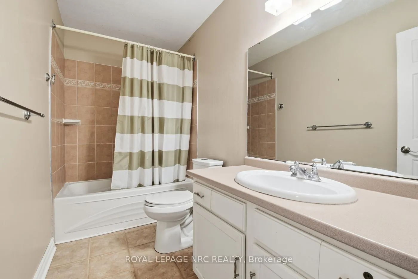 Photo 25 of 22 Bigelow Crescent, Pelham, Fonthill — HOMEH