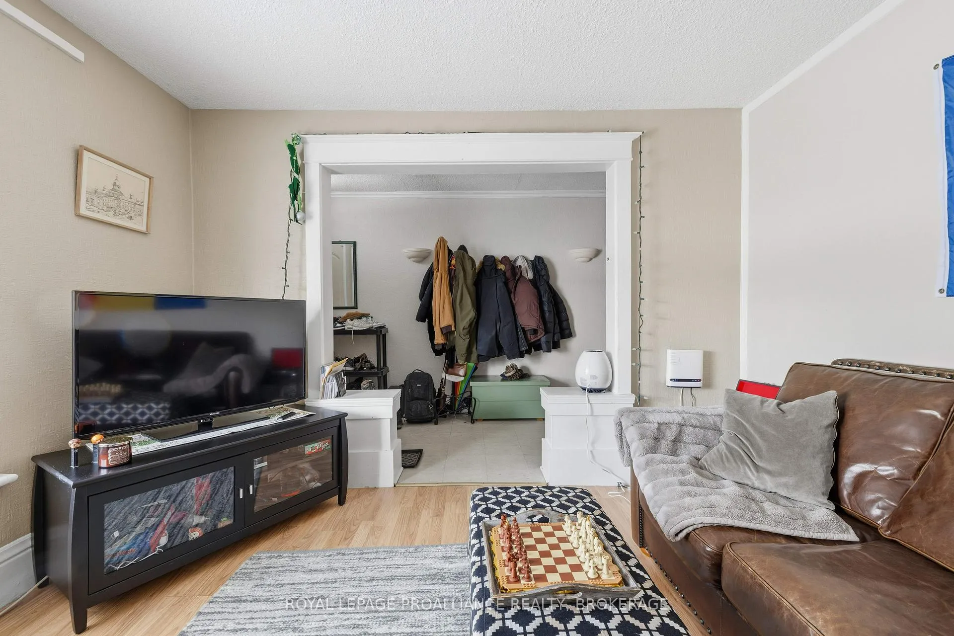 Photo 3 of 12 Hamilton Street, Kingston, East of Sir John A. Blvd — HOMEH