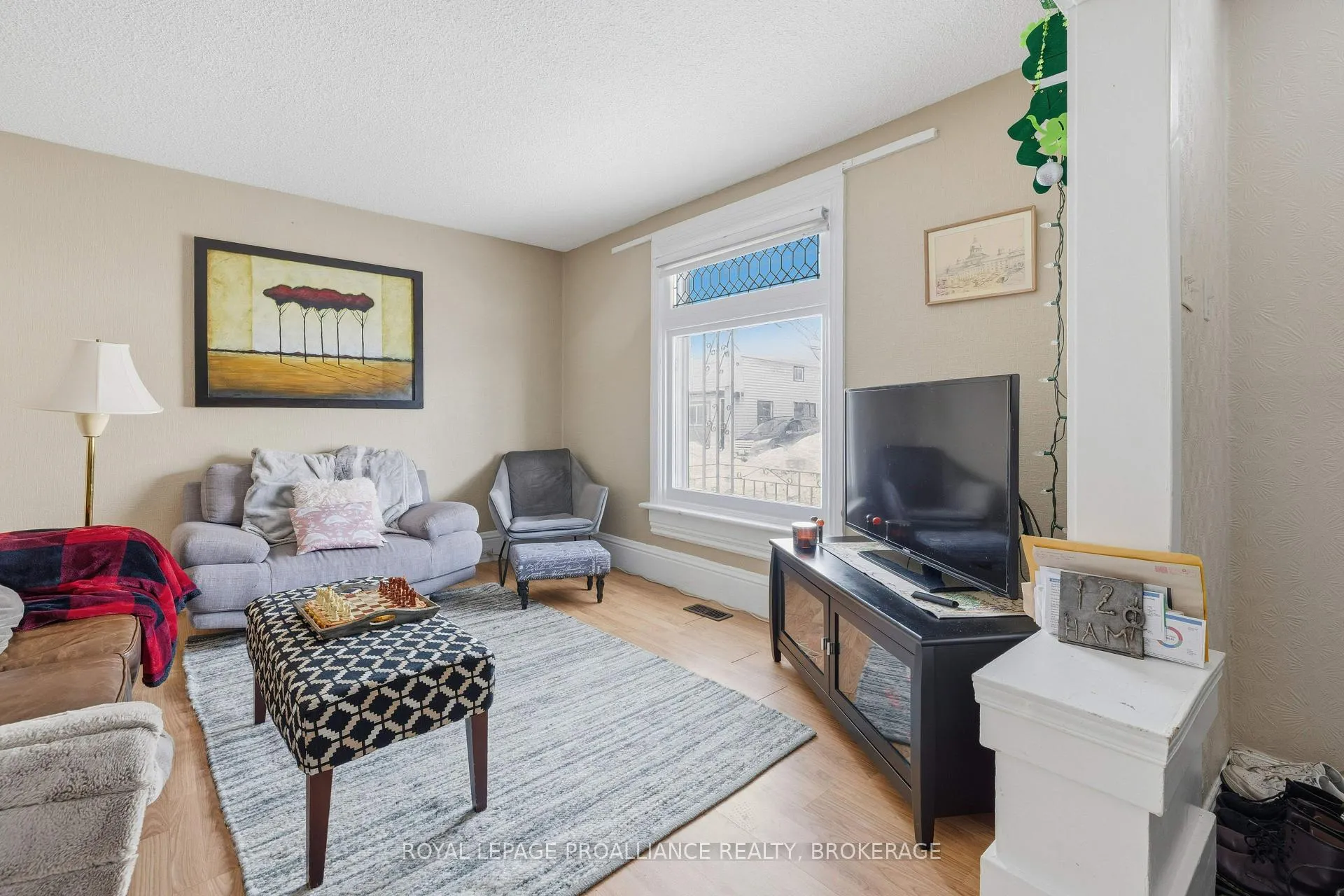 Photo 5 of 12 Hamilton Street, Kingston, East of Sir John A. Blvd — HOMEH