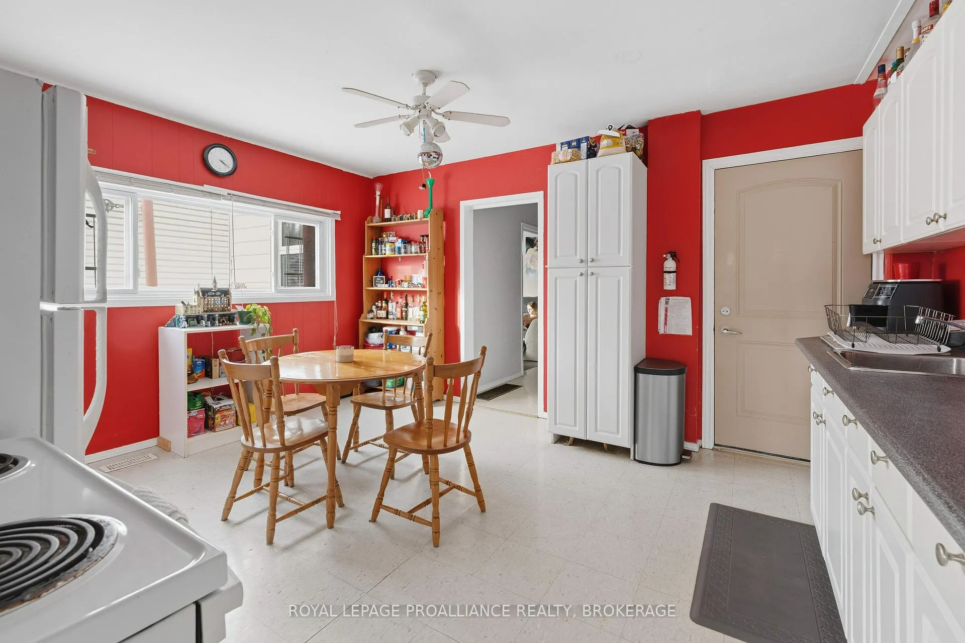 Photo 8 of 12 Hamilton Street, Kingston, East of Sir John A. Blvd — HOMEH