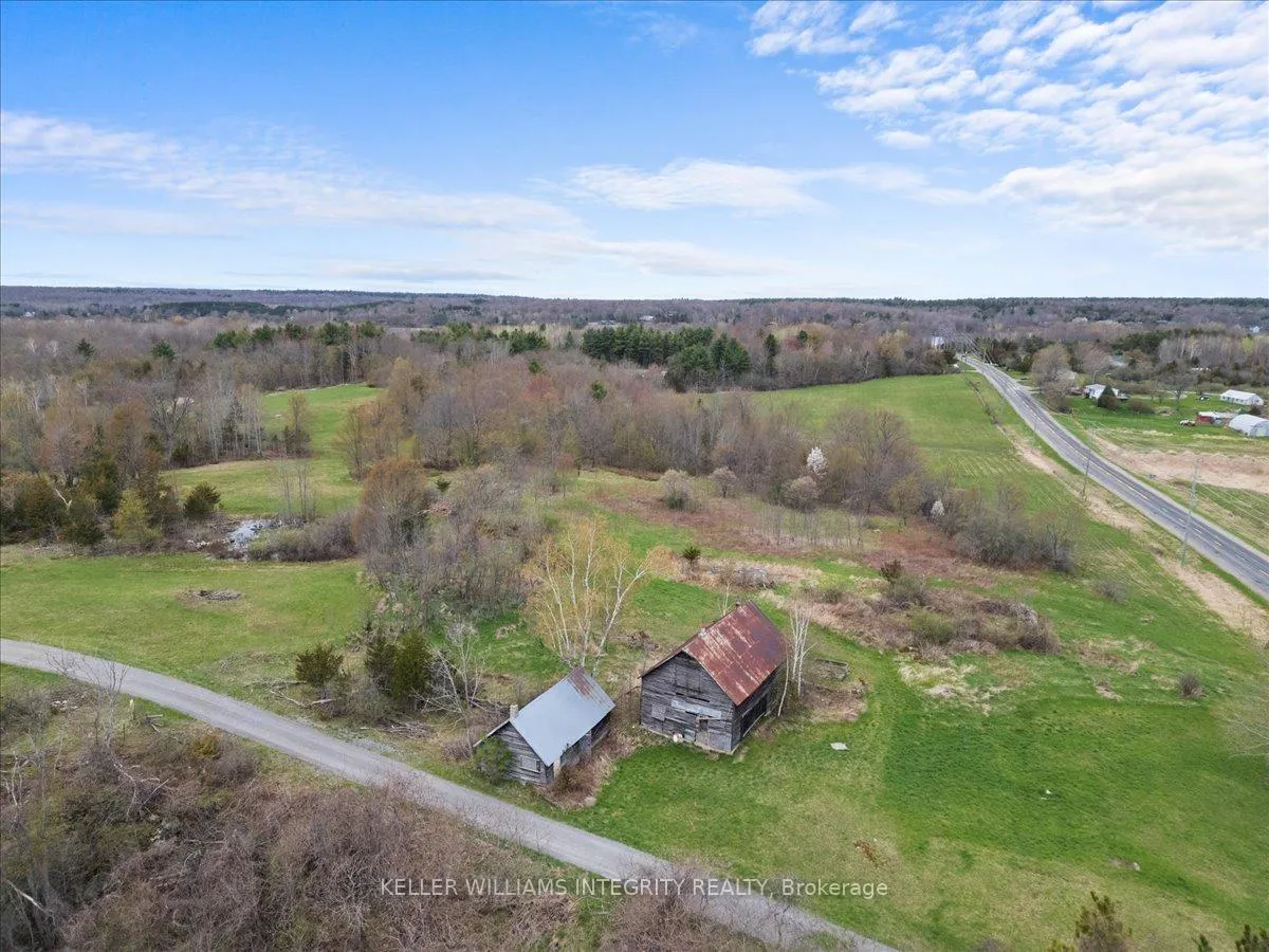 Photo 6 of 1056 Narrows Lock Road, Rideau Lakes, Rideau Lakes (North Crosby) Twp — HOMEH