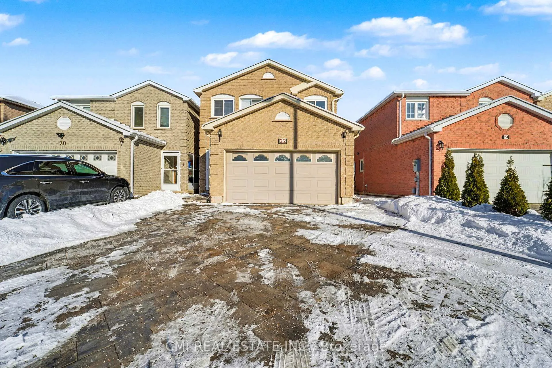 Photo 2 of 22 Lavron Court, Markham, Middlefield — HOMEH