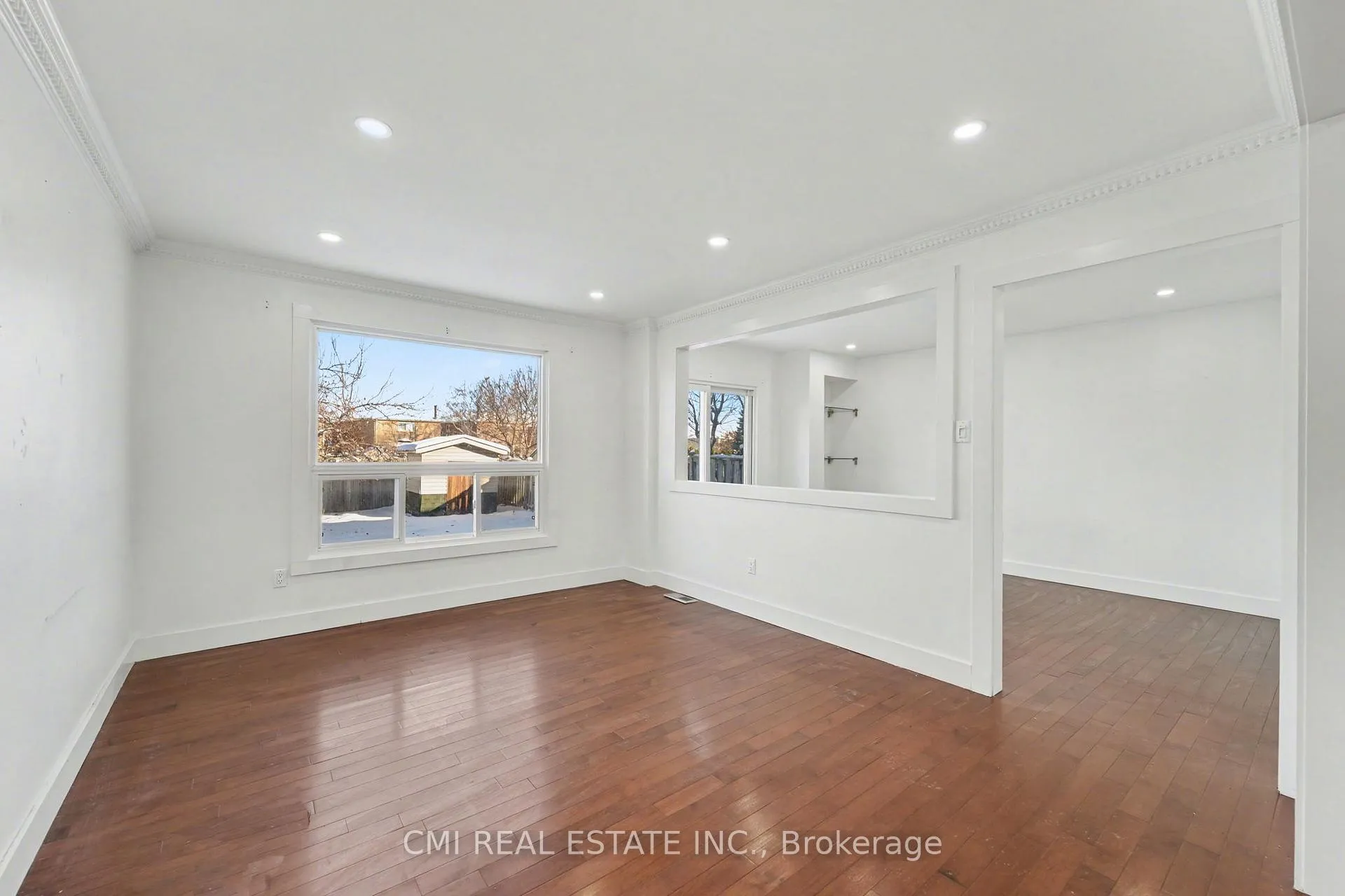 Photo 7 of 22 Lavron Court, Markham, Middlefield — HOMEH