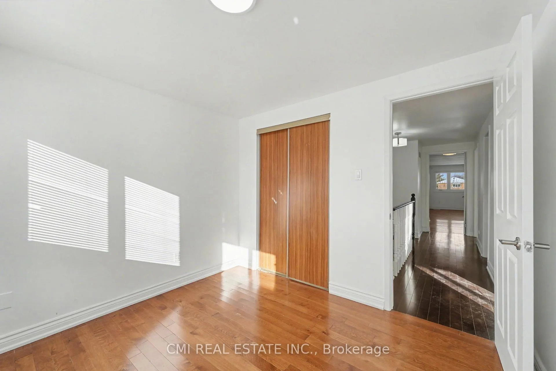 Photo 14 of 22 Lavron Court, Markham, Middlefield — HOMEH