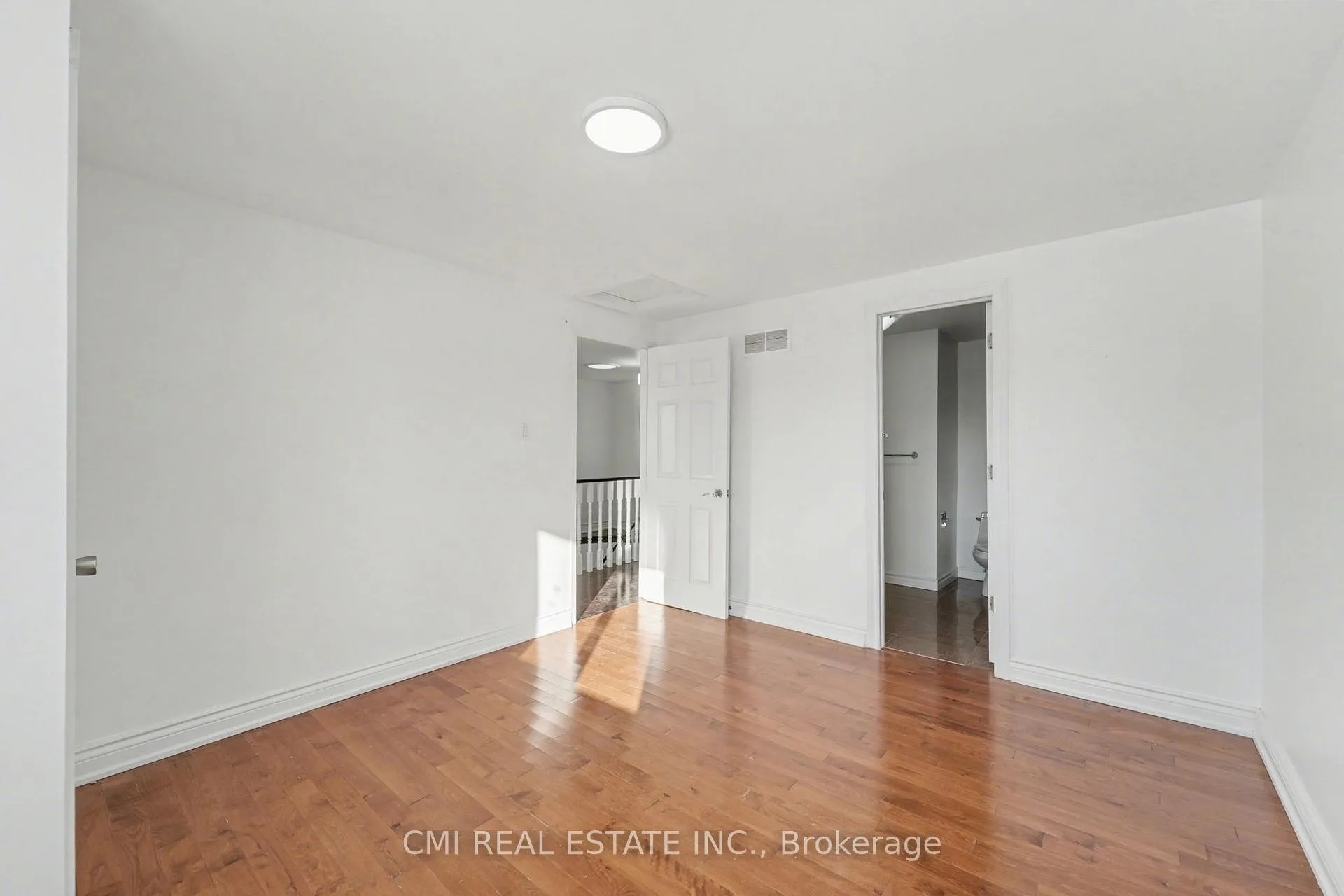 Photo 17 of 22 Lavron Court, Markham, Middlefield — HOMEH