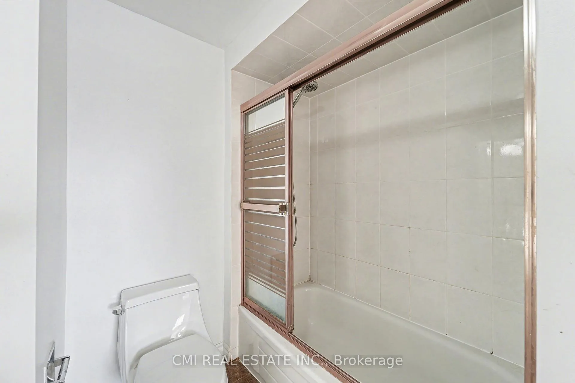 Photo 19 of 22 Lavron Court, Markham, Middlefield — HOMEH