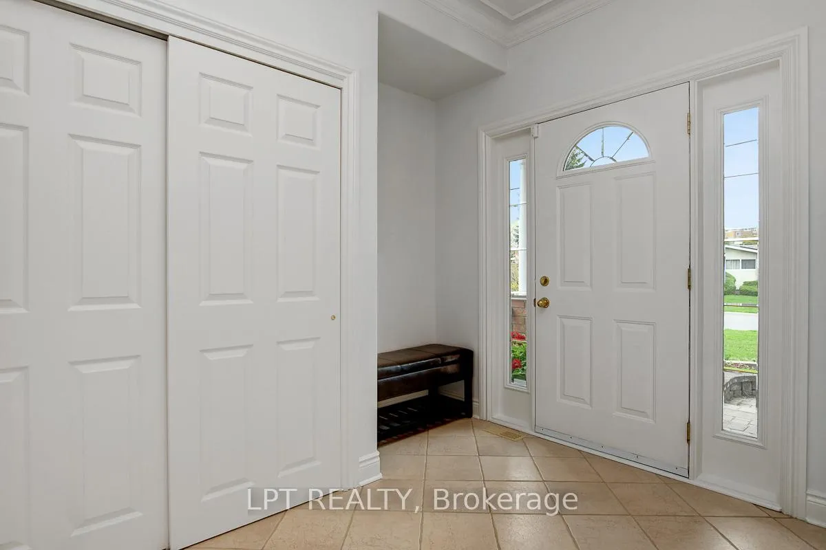 Photo 5 of 10A Ashburn Drive, Ottawa, Borden Farm/Stewart Farm/Carleton Heights/Parkwood Hills — HOMEH