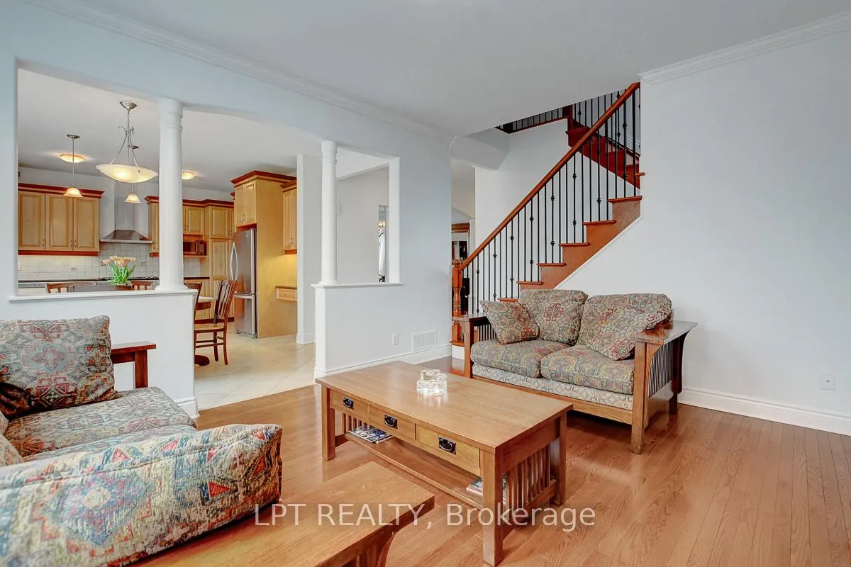 Photo 11 of 10A Ashburn Drive, Ottawa, Borden Farm/Stewart Farm/Carleton Heights/Parkwood Hills — HOMEH