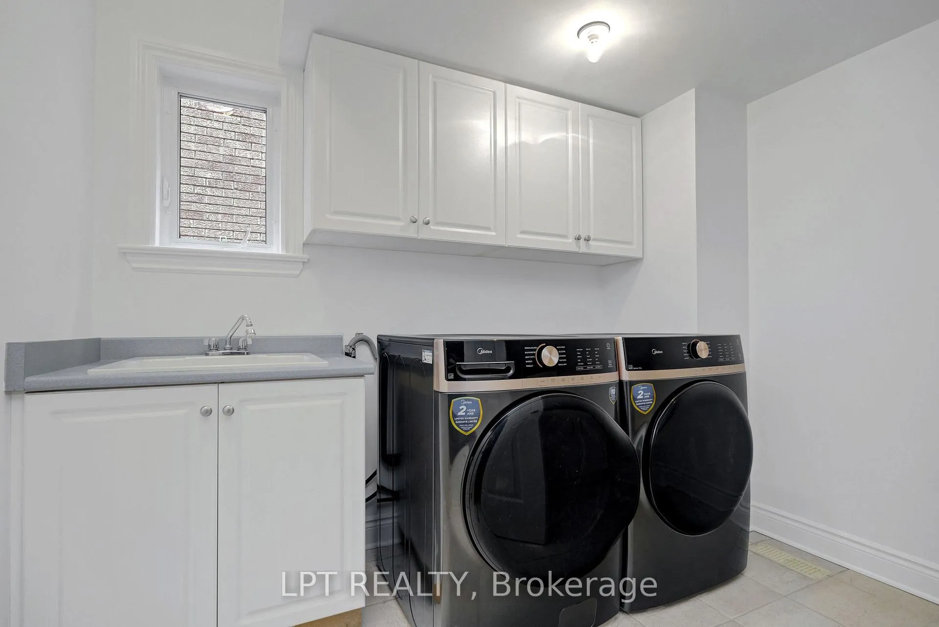 Photo 21 of 10A Ashburn Drive, Ottawa, Borden Farm/Stewart Farm/Carleton Heights/Parkwood Hills — HOMEH