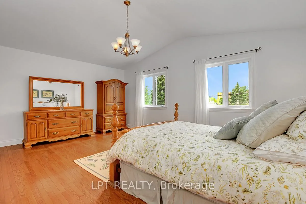 Photo 24 of 10A Ashburn Drive, Ottawa, Borden Farm/Stewart Farm/Carleton Heights/Parkwood Hills — HOMEH